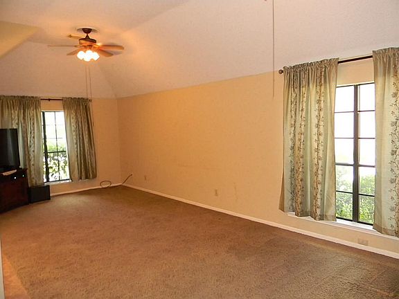 3rd image of 2016 Reef Dr