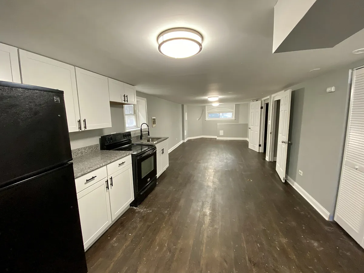 Building Photo - 5639 S Fairfield Ave #B