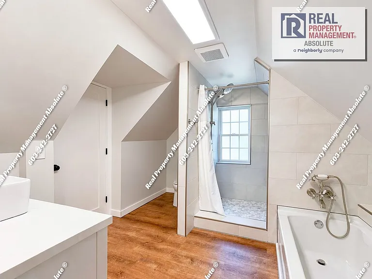 208 Manchester St — Photo 23