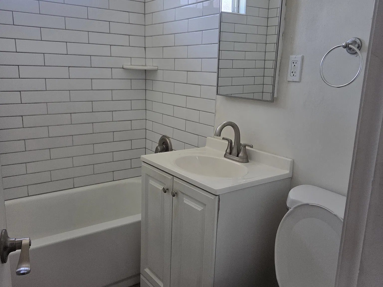 2 bed, 998 sqft, $1,995 — Photo 3