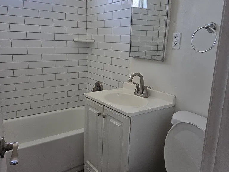 1081 Mira Mar Ave #10 — Photo 3