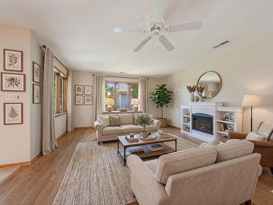 11014 N Mequon Square Dr, Mequon, WI 53092 | MLS #50326578 | Zillow