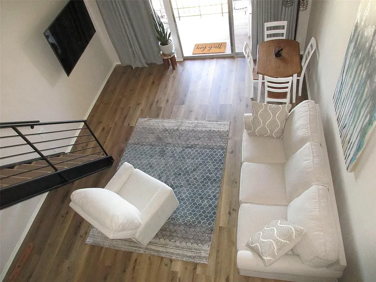12600 Melville Dr #318B — Photo 6