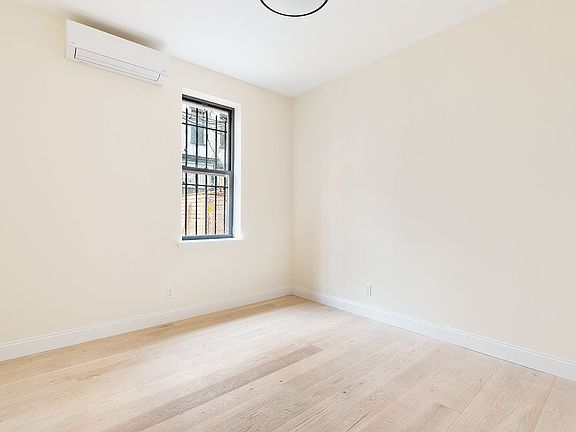 4th image of 479 Clinton Ave APT 1R