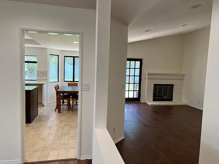 20230 Stagg St — Photo 15
