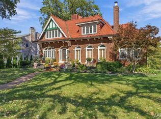7201 Forsyth Blvd, Saint Louis, MO 63105