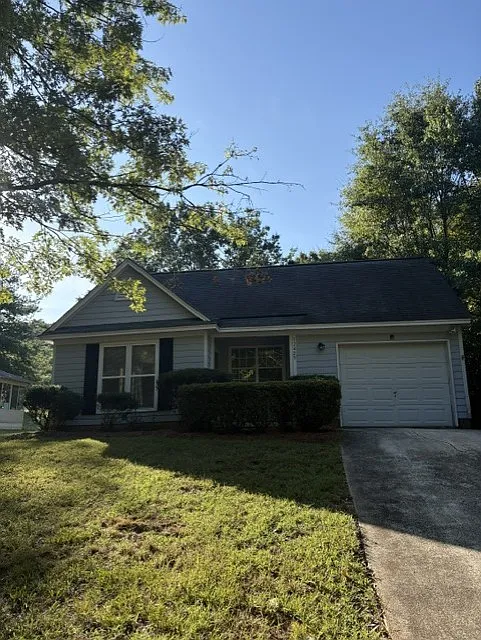 3 bed, 1360 sqft, $1,750 — Photo 1