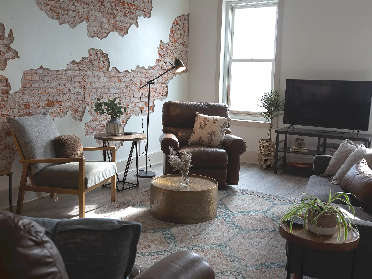 2 bed, 1500 sqft, $1,650 — Photo 1