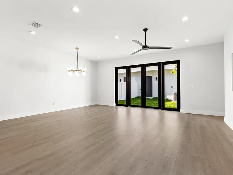 101 E Euclid Ave #1 — Photo 18