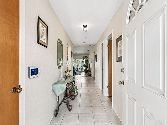 3rd image of 7828 Radcliffe Cir