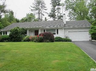 38 Redbrook Rd, Great Neck, NY 11024