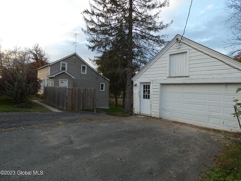 2nd image of 119 Tomhannock Road