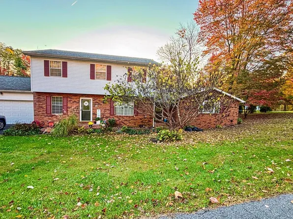 101 Crestway Dr, Beckley, WV 25801