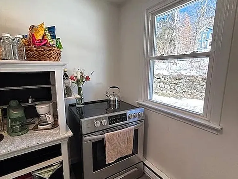 156 Main St #B1 — Photo 3