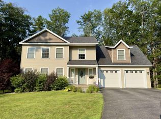 6 Newfield Rd, Freeport, ME 04032