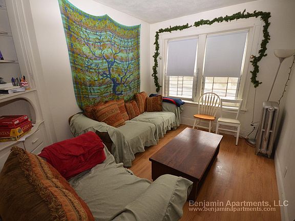 3rd image of 11 Mt Hood Rd APT 3
