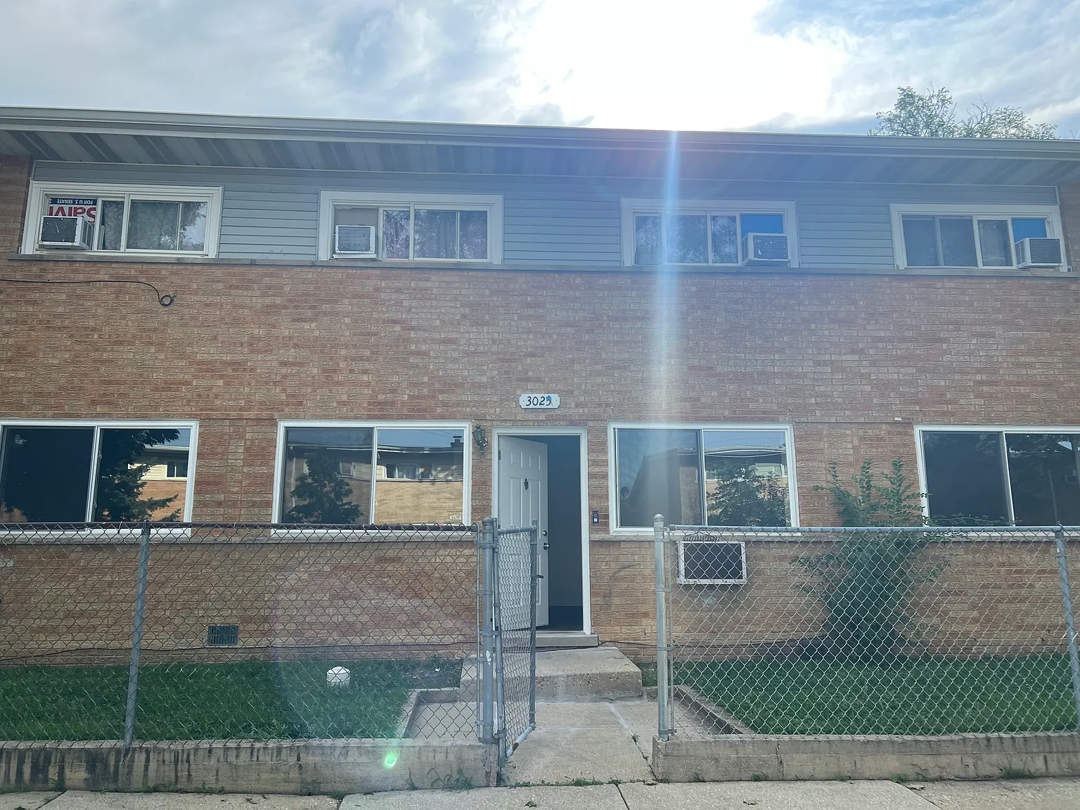 3 bed, 1.5 bath, 1000 sqft, $1,800 — Photo 1