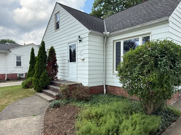 1510 Crestwood Rd, Mayfield Heights, OH 44124