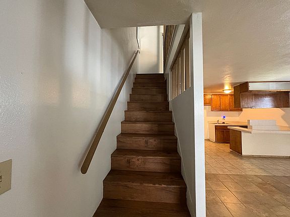 5th image of 1123 E La Deney Ct APT B