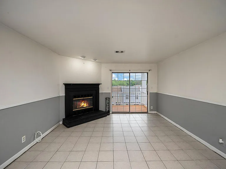 102 Picadilly Ln #203 — Photo 3