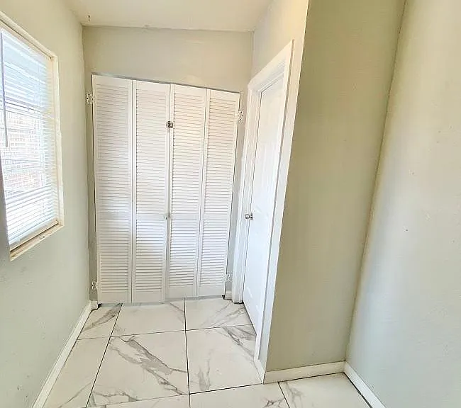 580 S Madison Ave — Photo 13