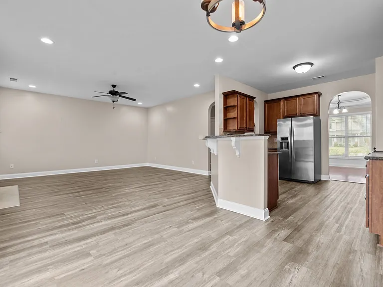133 Lockwood Dr — Photo 13