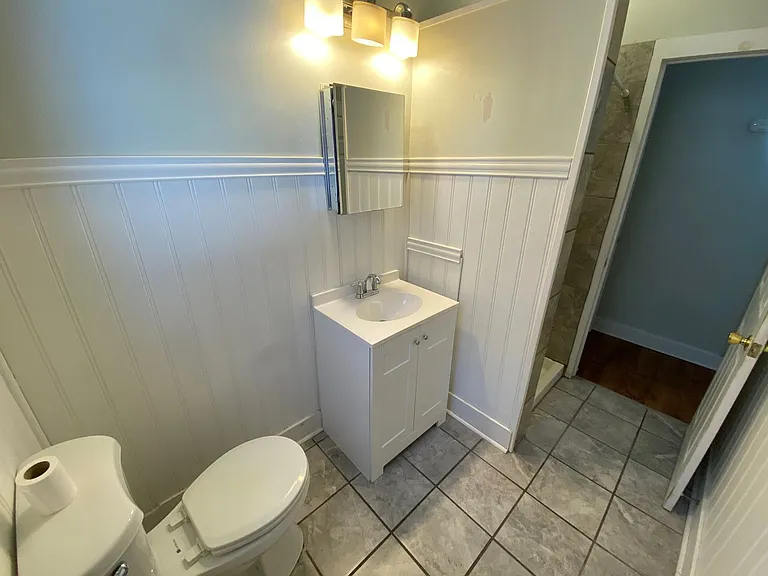 120 N George St — Photo 6