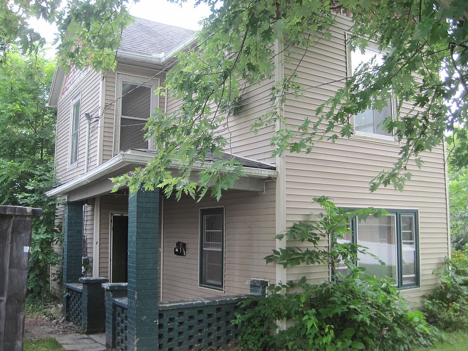 1st image of 327 Uhrig St