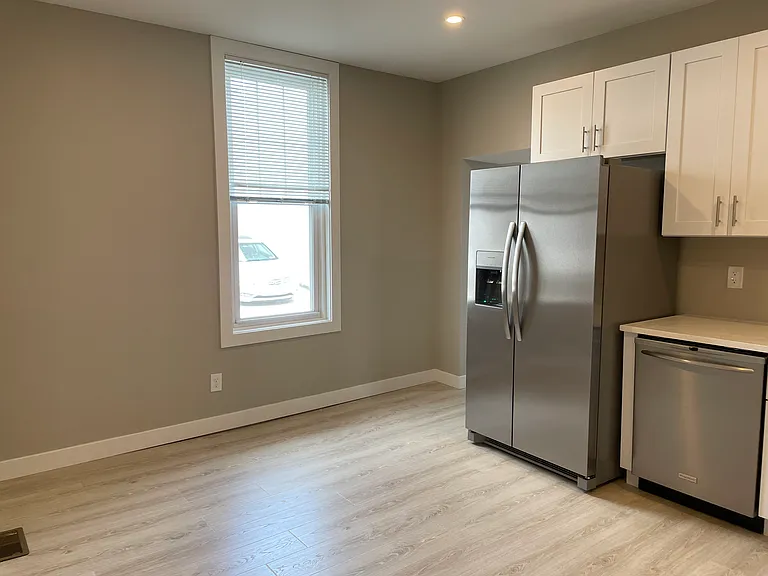 145 Dupont St #1 — Photo 4