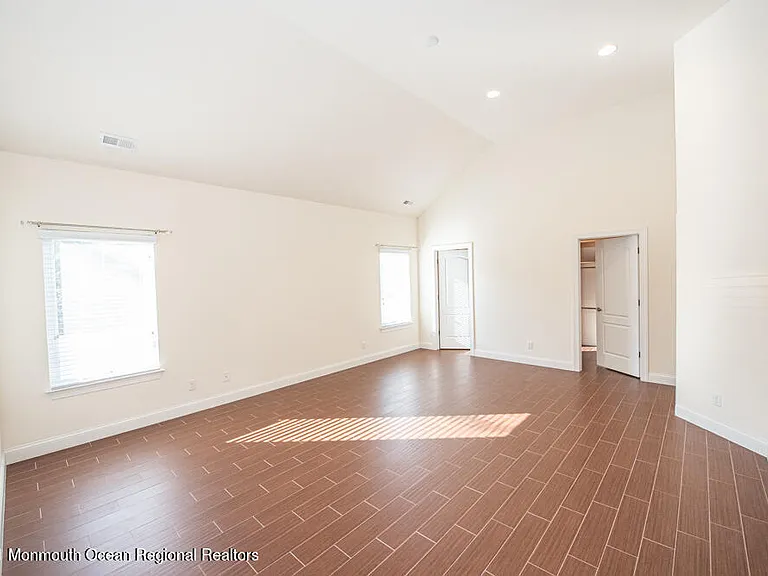 12 Cindy Ct — Photo 38