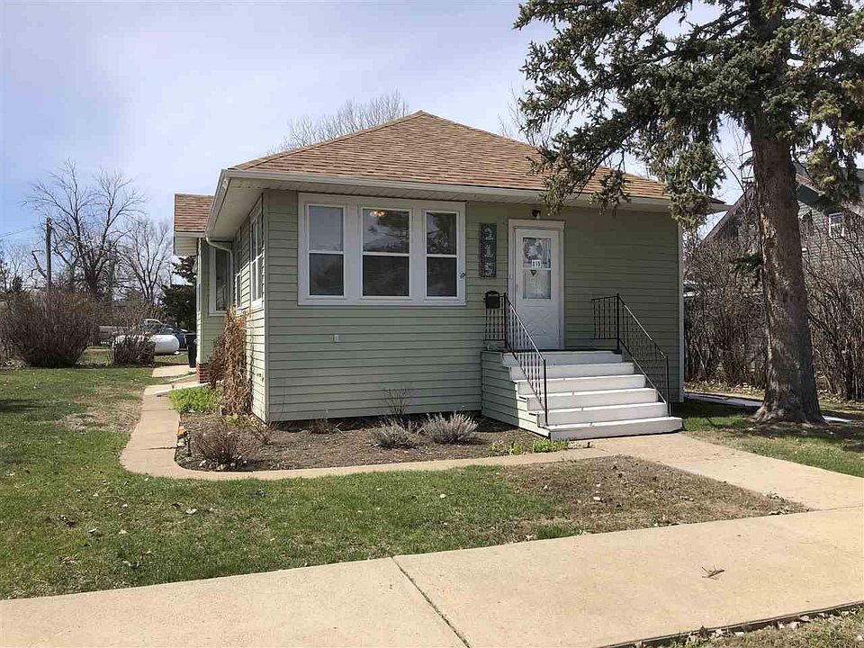 1st image of 215 Elmira Ave