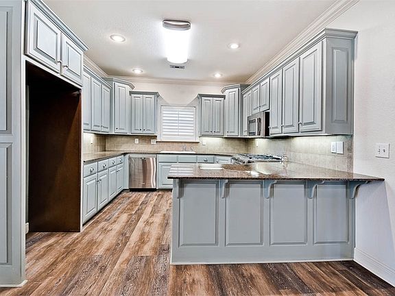 4th image of 6410 Tall Oaks Loop S