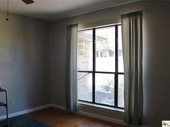 4th image of 3016 Oakwood Dr