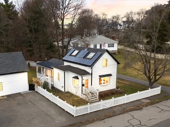 18 Sherman Pl, Woburn, MA 01801