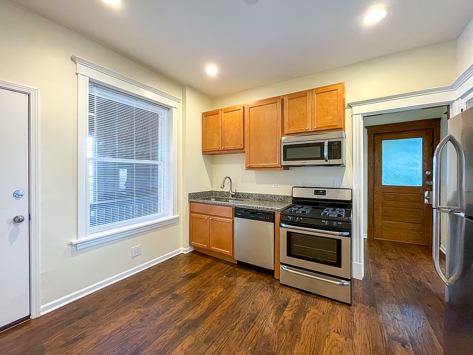 1st image of 2638 N Talman Ave #3R