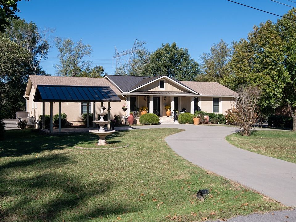 1st image of 318 W Lee Etta Dr