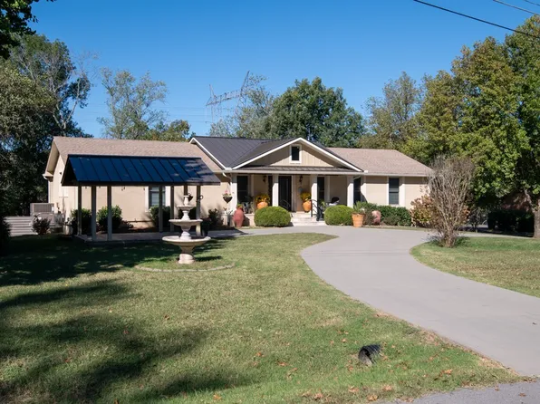 318 W Lee Etta Dr, Gallatin, TN 37066
