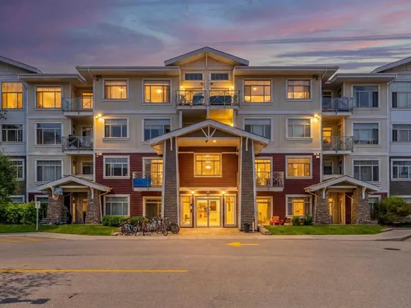 10 Auburn Bay Line SE #111, Calgary, AB T3M 1Y8