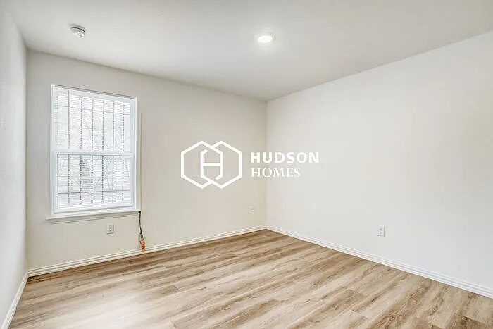 126 N San Ignacio Ave — Photo 6