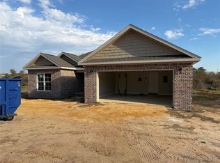 548 N John St, New Brockton, AL 36351