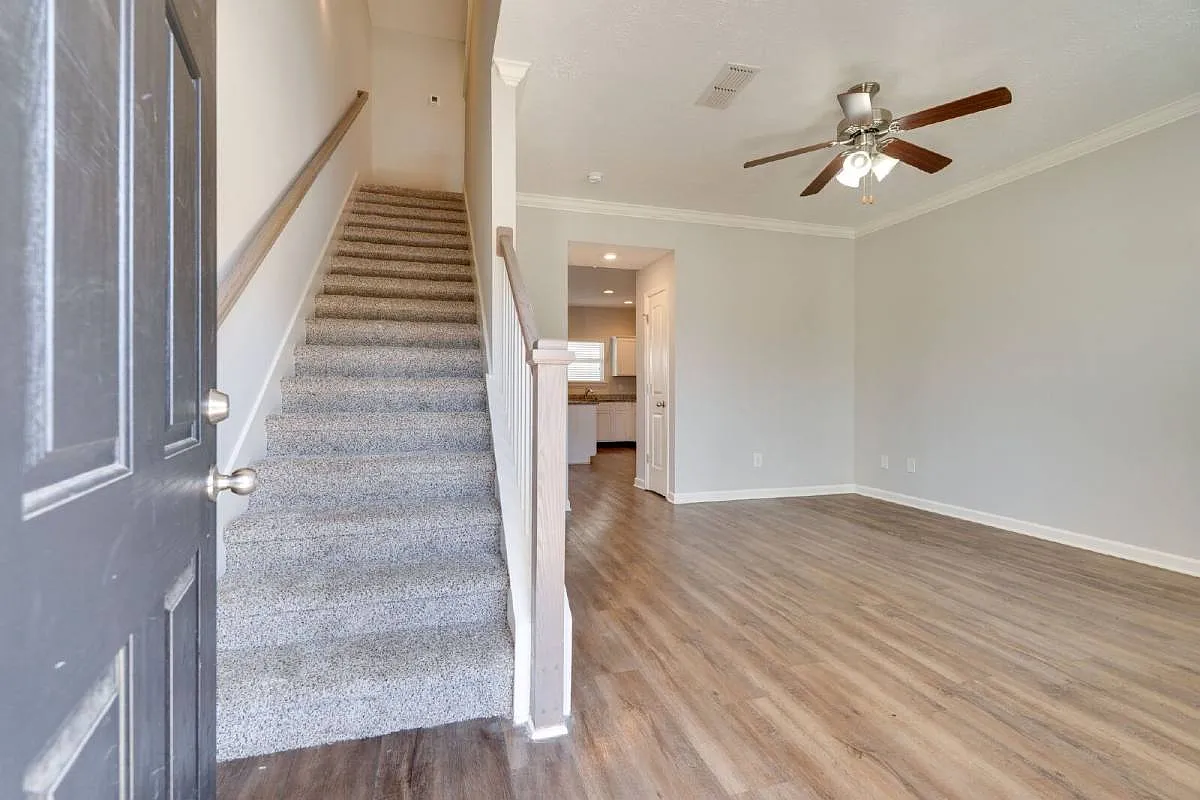 Building Photo - 810 Staten Dr