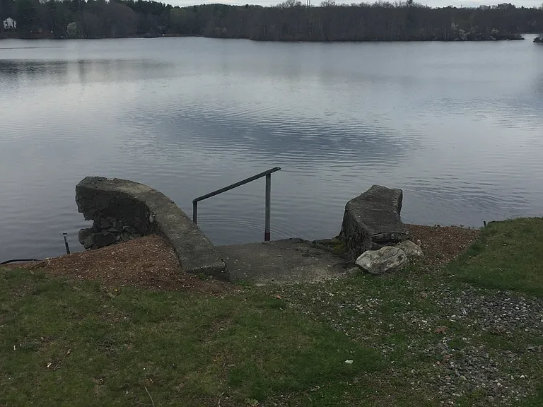 30 Lakeside Dr #2 — Photo 2