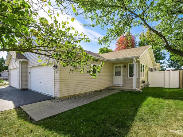 48 Silver Trl, North Aurora, IL 60542