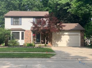 978 Oak Ridge Cir, Brighton, MI 48116