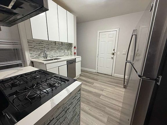 3rd image of 5304-05 Palisade Ave #506B