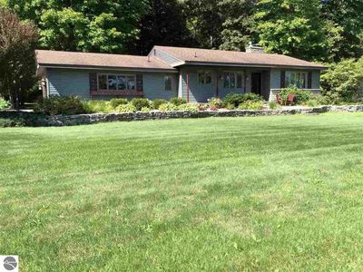 9010 SW Bayshore Dr, Traverse City, MI, 49684