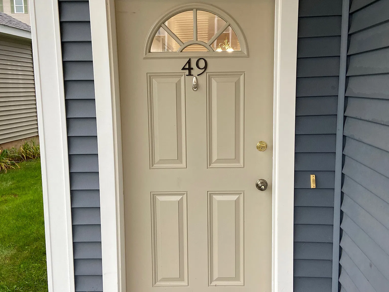 3 bed, 1.5 bath, 1600 sqft, $1,895 — Photo 2