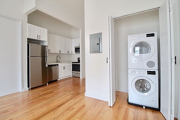 1st image of 431 Knickerbocker Ave #2A