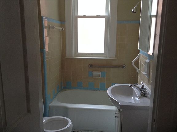 3rd image of 3523 Clifton Ave #1