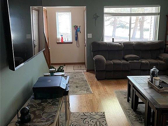 3rd image of 14 Macintosh Ln #14